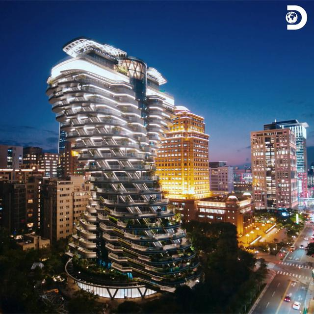 Chiêm ngưỡng toà nhà siêu thực mô phỏng “Mật mã di truyền”