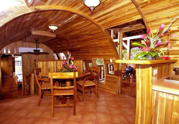 Ngôi nhà "độc nhất vô nhị" trên thế giới được làm bằng máy bay hỏng