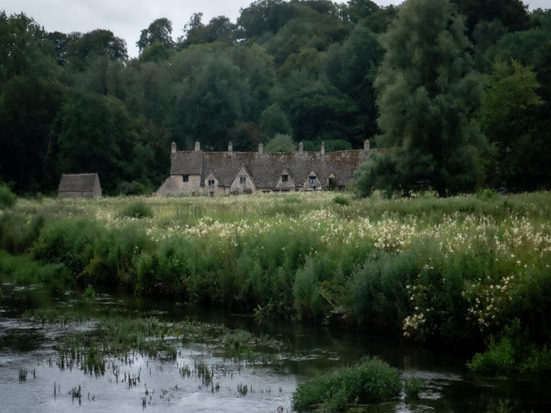 Tham quan làng cổ Bibury - Ngôi làng đẹp nhất nước Anh