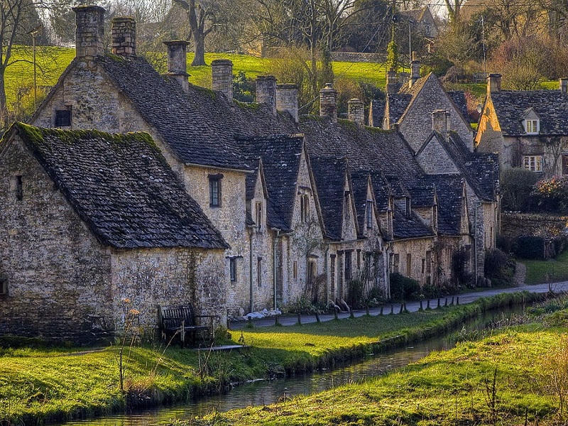 Tham quan làng cổ Bibury - Ngôi làng đẹp nhất nước Anh