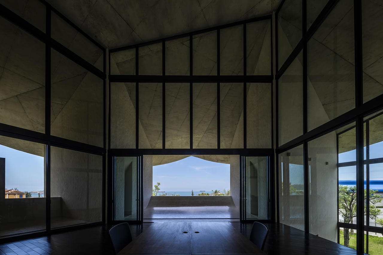 Chiêm ngưỡng tòa nhà 'đội nón lá' đoạt giải kiến trúc Quốc tế