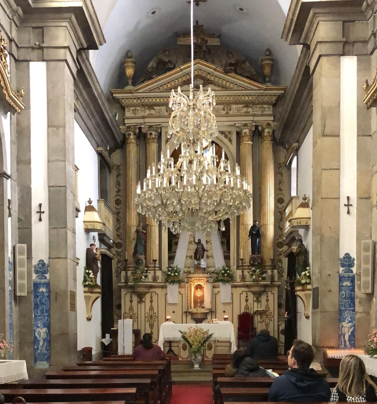 Độc lạ nhà thờ được ốp gạch men tạo thành những bức tranh tuyệt đẹp 