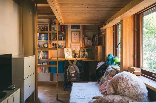 Chiêm ngưỡng ngôi nhà gỗ trên núi được chủ nhân tự làm vì muốn sống gần gũi với thiên nhiên 