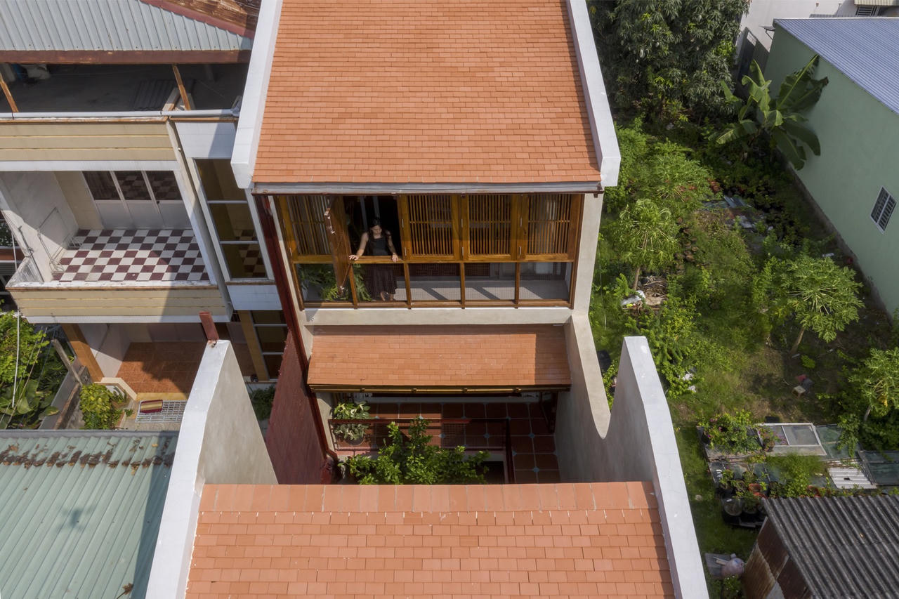 Chiêm ngưỡng ngôi nhà dùng gạch gốm thay mái đậm chất Nam Bộ tại Cần Thơ 