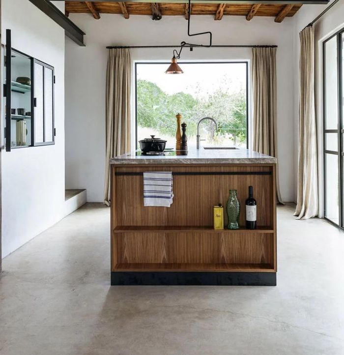 Chiêm ngưỡng ngôi nhà cấp 4 bên ngoài truyền thông, bên trong hiện đại 