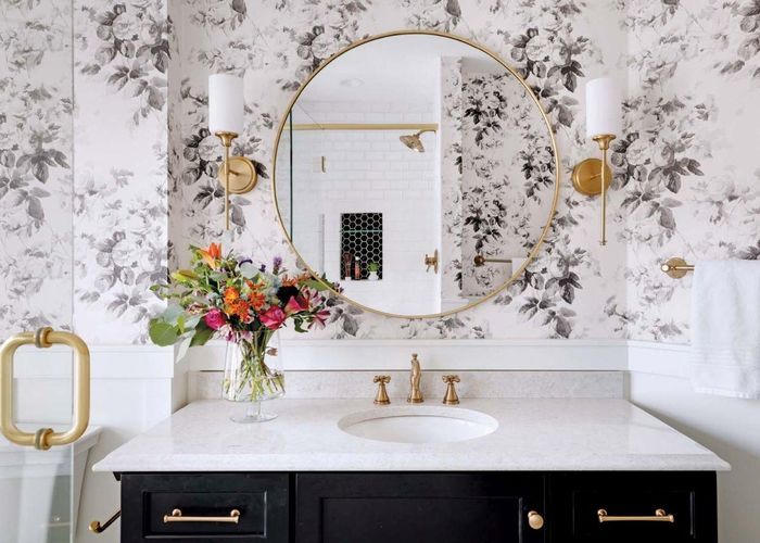 Gợi ý trang trí phòng tắm với hai màu trắng đen