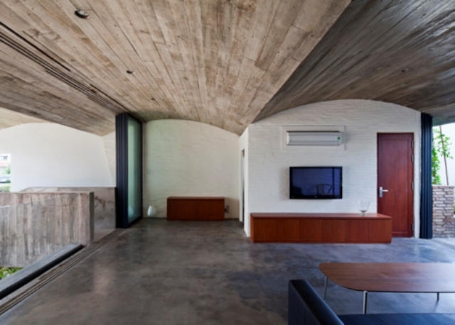 “Nhà Bình Thạnh” - Ngôi nhà độc đáo dùng khối bê tông “bọc” mặt tiền 