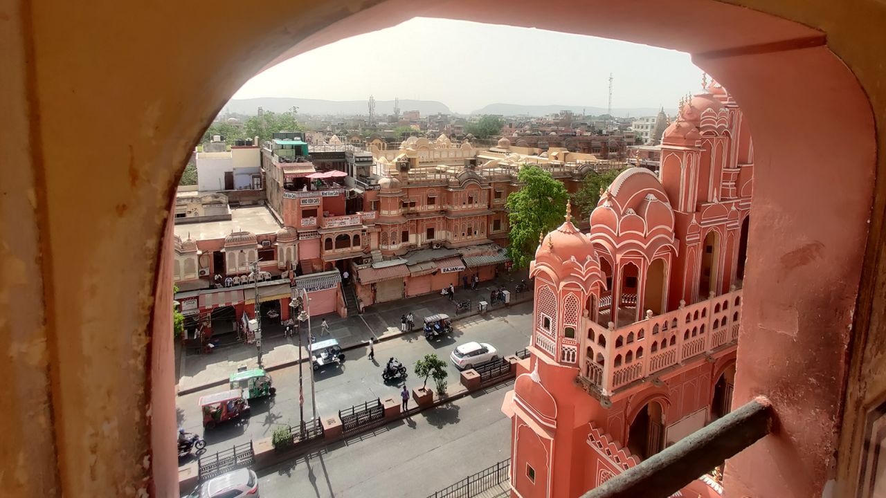 Chiêm ngưỡng Cung điện Hawa Mahal với gần 1.000 cửa sổ ở Ấn Độ 