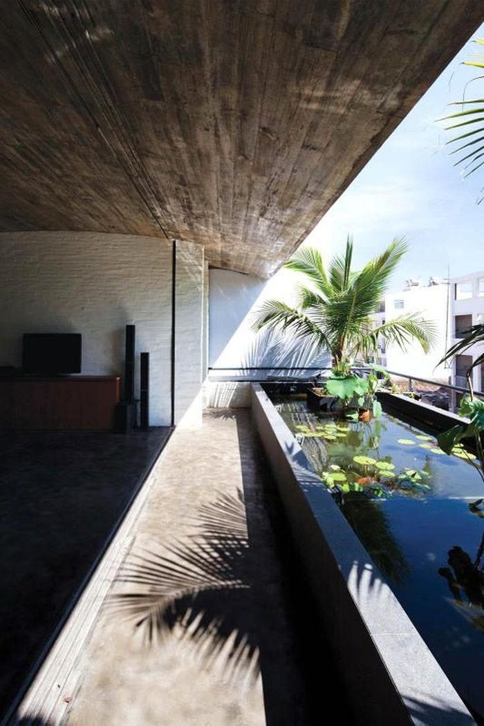 “Nhà Bình Thạnh” - Ngôi nhà độc đáo dùng khối bê tông “bọc” mặt tiền 