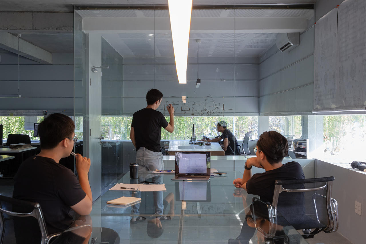 Mát mắt với căn nhà có 3 hàng tre xanh bao quanh ở TPHCM 