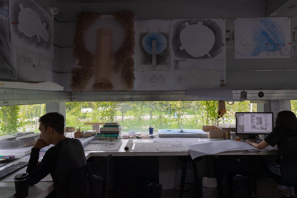 Mát mắt với căn nhà có 3 hàng tre xanh bao quanh ở TPHCM 