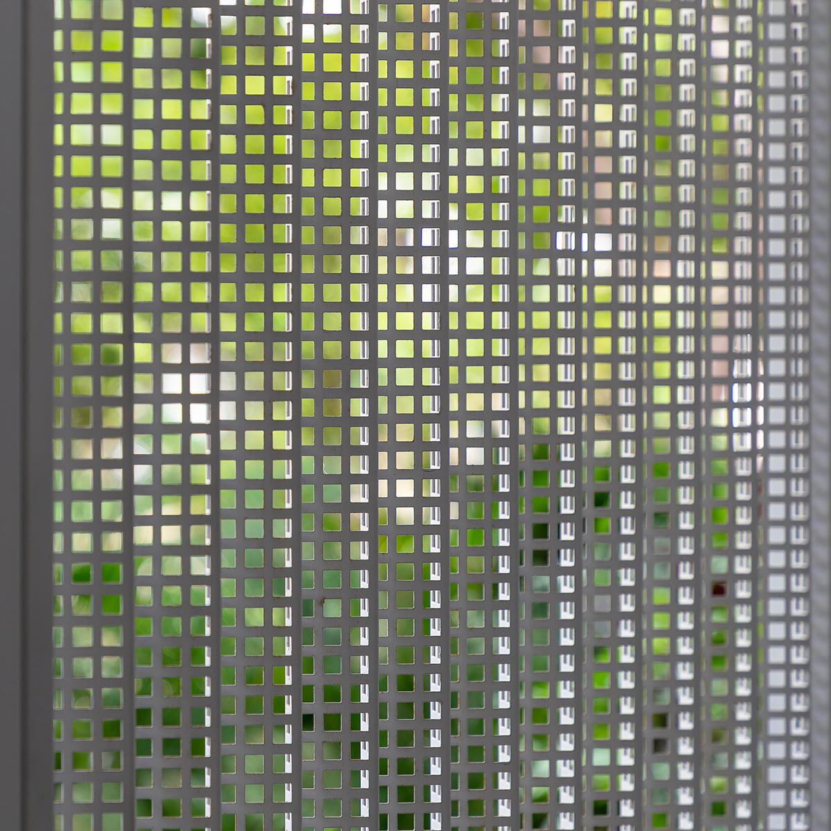 Ngôi nhà hẹp được thiết kế nâng sàn sáng tạo ở Ninh Bình 