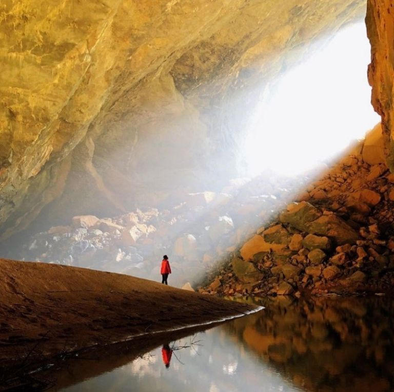 Khám phá vẻ đẹp hoang sơ, kỳ vĩ, bí ẩn của Động Én, Hà Giang 