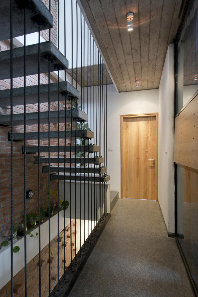 Chiêm ngưỡng ngôi nhà phủ kín cây xanh giữa lòng thủ đô Hà Nội