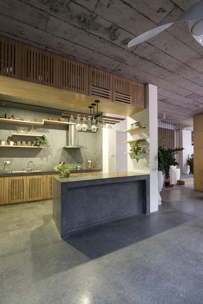 Chiêm ngưỡng ngôi nhà phủ kín cây xanh giữa lòng thủ đô Hà Nội