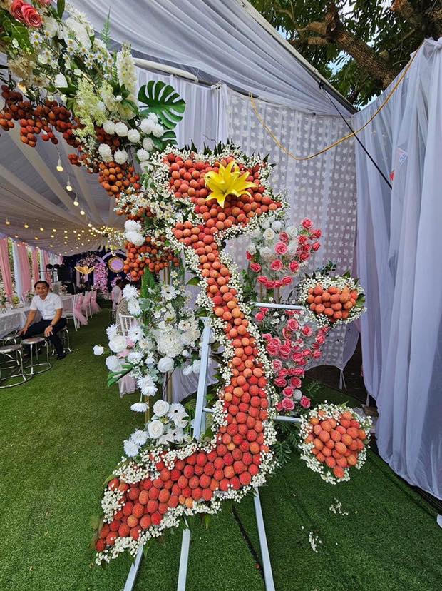 Đám cưới độc đáo của cô dâu xứ vải thiều Lục Ngạn