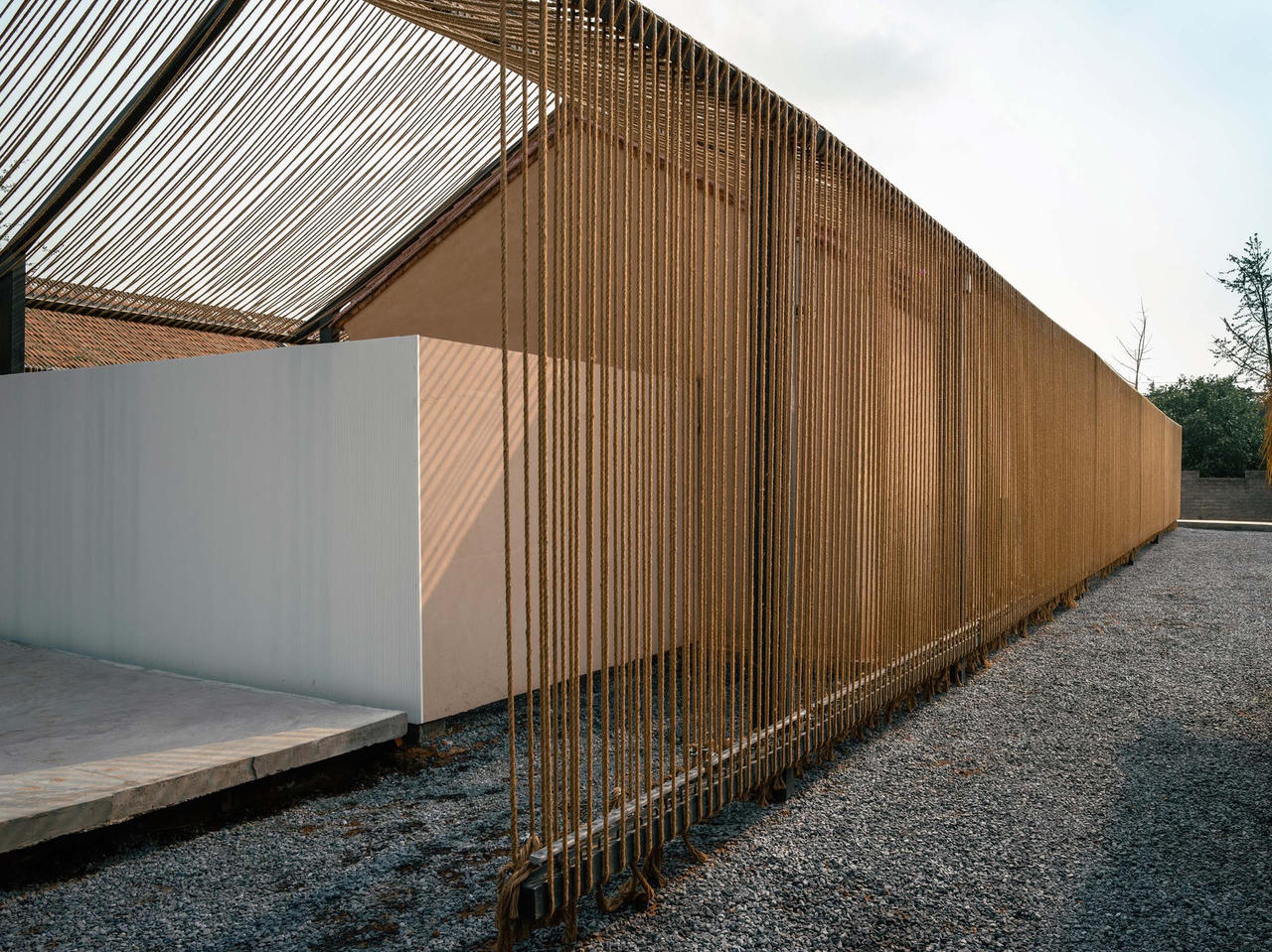 Ngôi trường tiểu học bỏ hoang lột xác thành khách sạn 