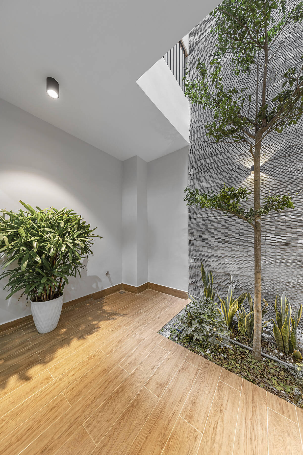 Chiêm ngưỡng ngôi nhà lột xác sau quá trình cải tạo ở Sài Gòn 