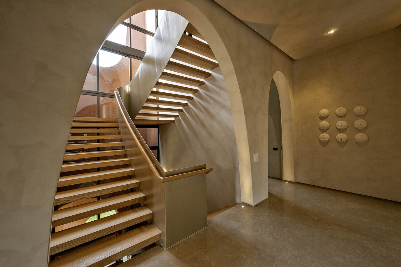 Ngôi nhà độc đáo thiết kế chống nóng nhờ mái vòm