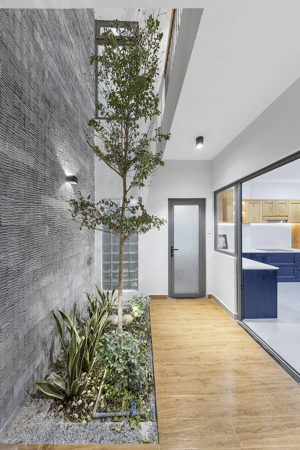 Chiêm ngưỡng ngôi nhà lột xác sau quá trình cải tạo ở Sài Gòn 