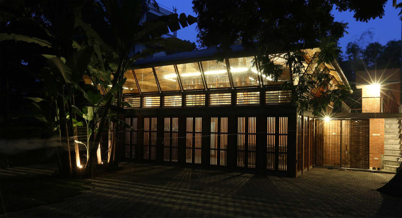 Chiêm ngưỡng nhà tre truyền thống đẹp dung dị giữa lòng Hà Nội 