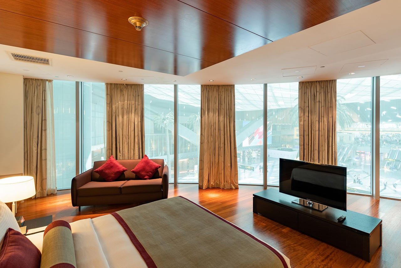 Khám phá khách sạn trong sân bay xa xỉ bậc nhất thế giới 