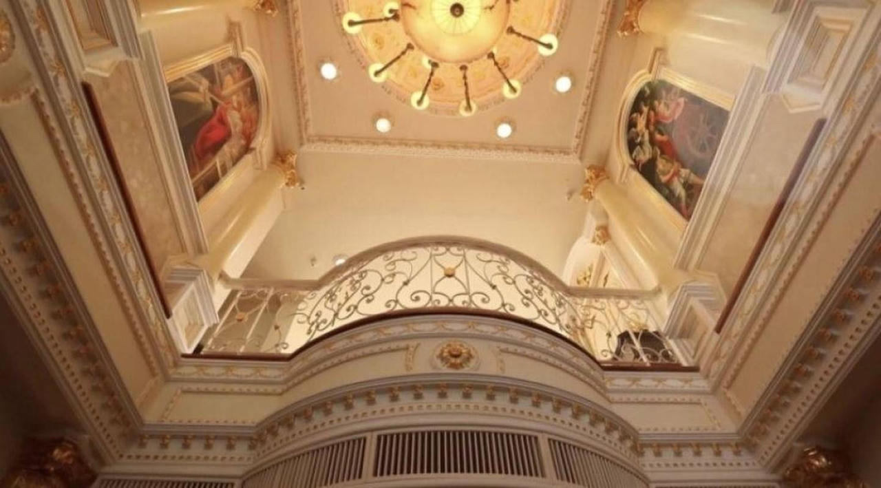 Chiêm ngưỡng cung điện của Chủ tịch Nawat Itsaragrisil 