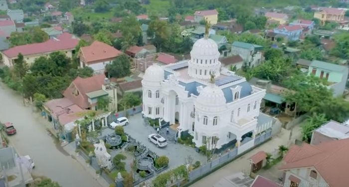 Dinh thự dát vàng của đại gia Việt được báo nước ngoài “nức lời” khen ngợi 