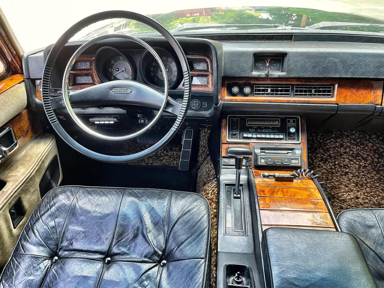 Rao bán xe từng phục vụ cựu tổng thống Liên Xô Gorbachev 