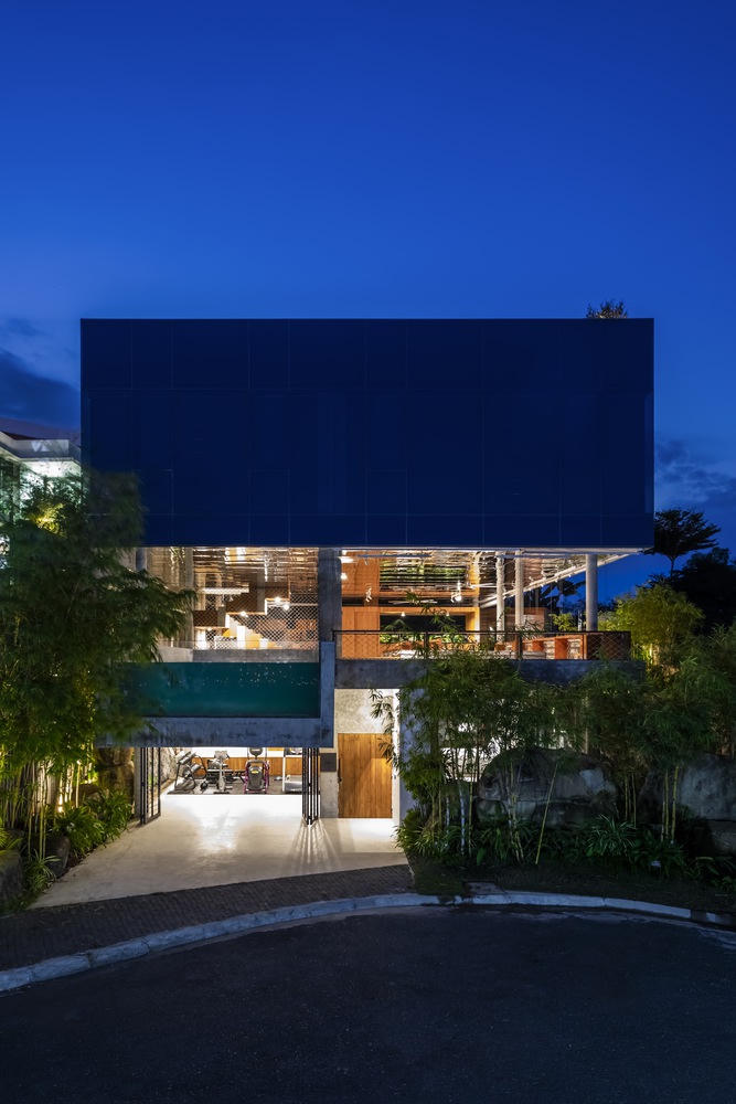 Ngắm căn biệt thự hướng biển đẹp hút hồn trên báo Mỹ