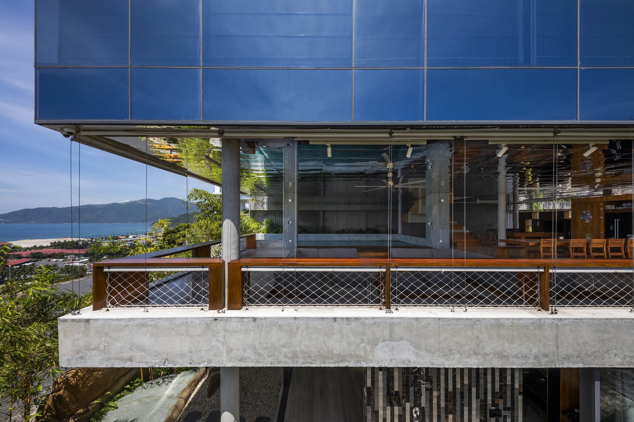 Ngắm căn biệt thự hướng biển đẹp hút hồn trên báo Mỹ