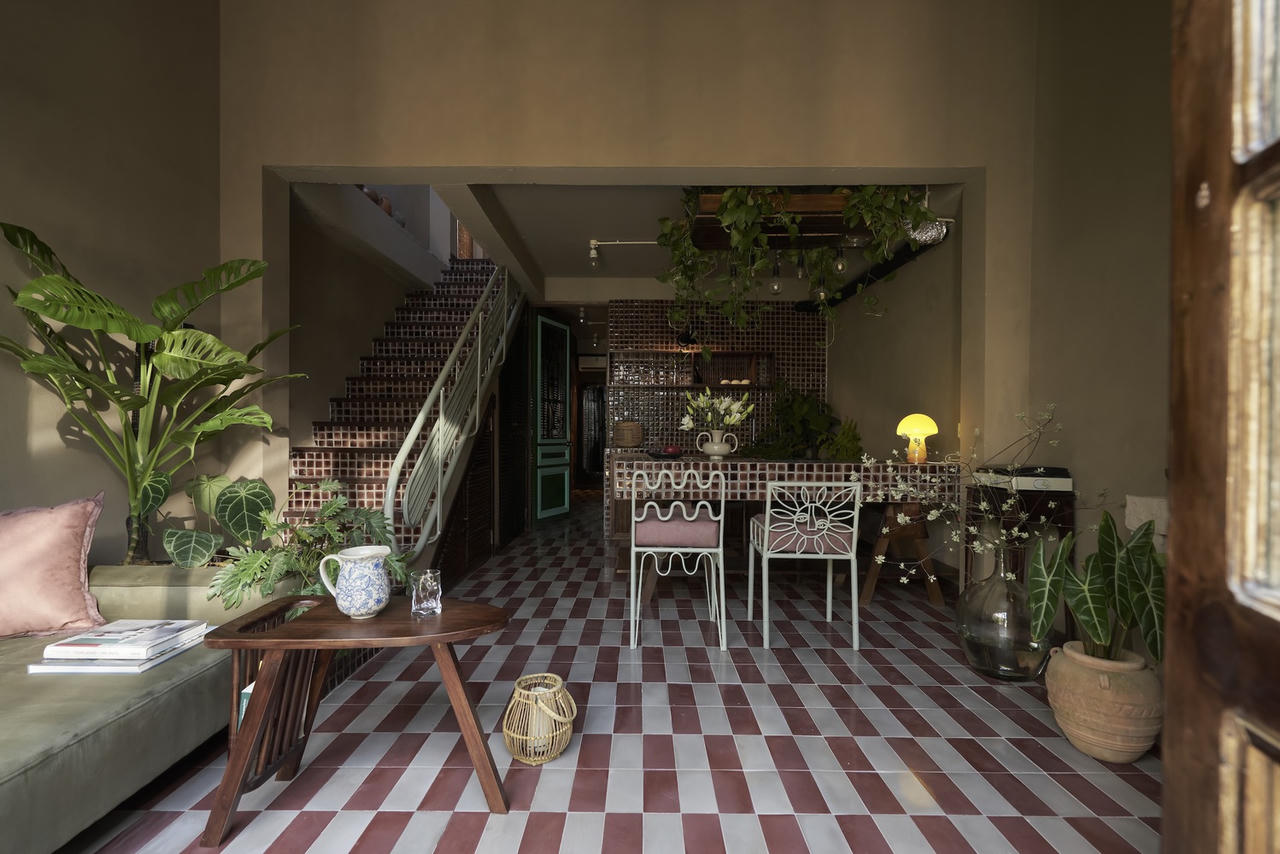 Ngôi nhà trong ngõ khu tập thể “lột xác” sau khi được cải tạo