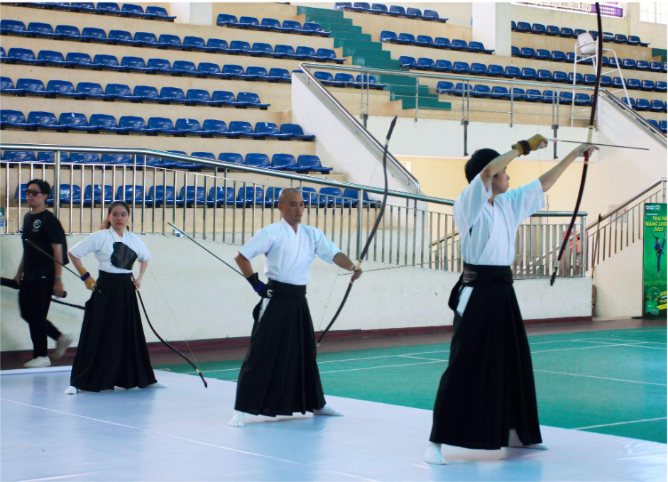 Khám phá vẻ đẹp bất ngờ trong môn thể thao Kyudo - Cung đạo