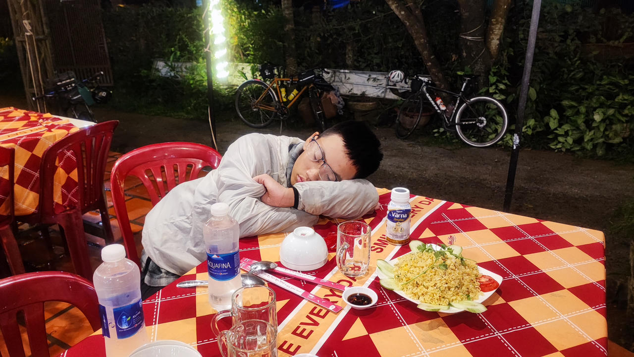 Kỳ nghỉ hè đạp xe xuyên Việt của cậu bé lớp 6