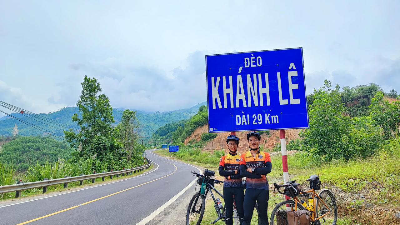 Kỳ nghỉ hè đạp xe xuyên Việt của cậu bé lớp 6