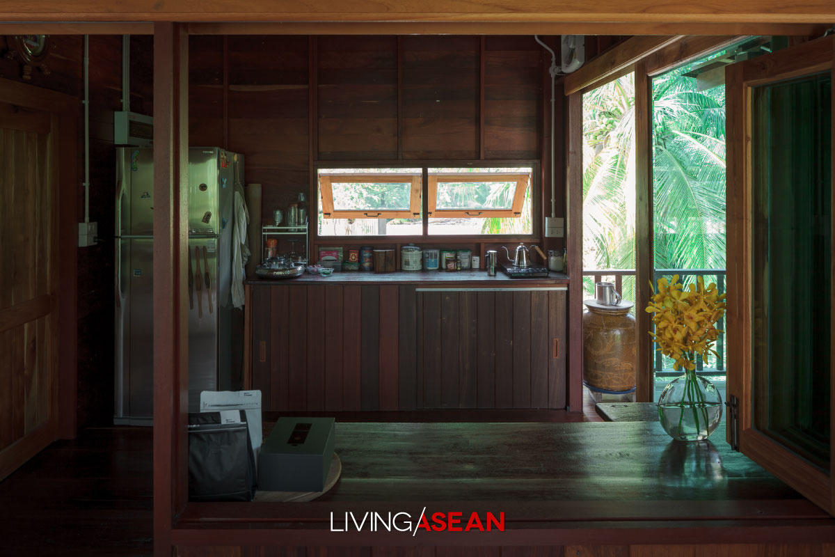 Mát mắt nhà sàn giữa vườn dừa bất chấp thời tiết khắc nghiệt