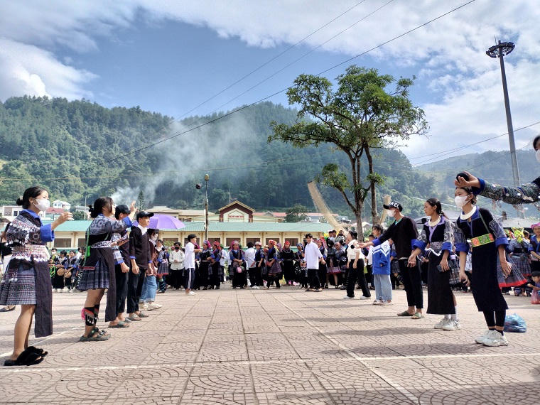 Đồng bào vùng cao Yên Bái vui mừng với các lễ hội mừng Tết Độc lập