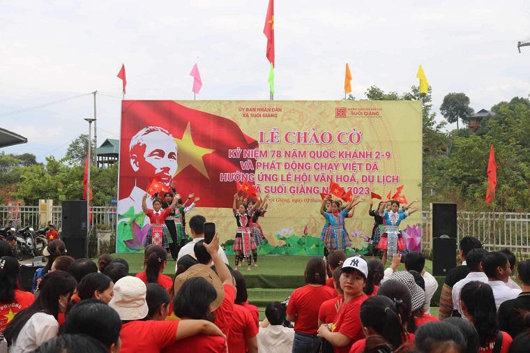 Đồng bào vùng cao Yên Bái vui mừng với các lễ hội mừng Tết Độc lập