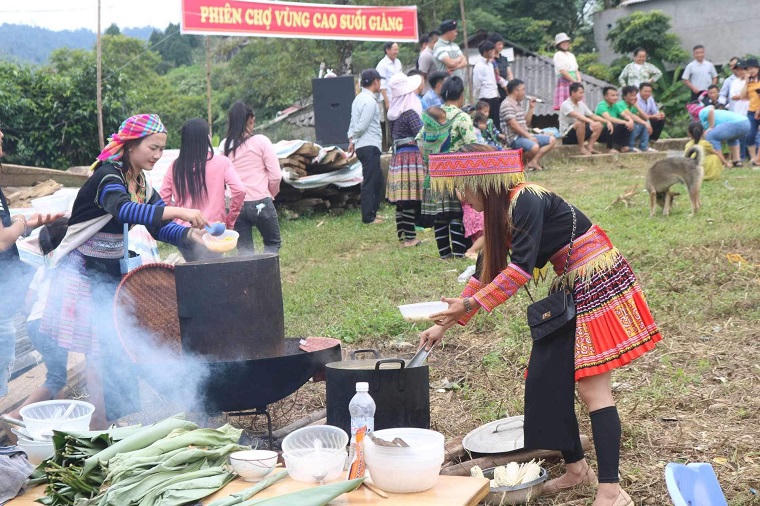 Đồng bào vùng cao Yên Bái vui mừng với các lễ hội mừng Tết Độc lập