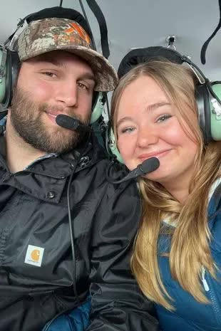 Có một ngôi làng hẻo lánh, người dân phải dùng máy bay để đi chợ