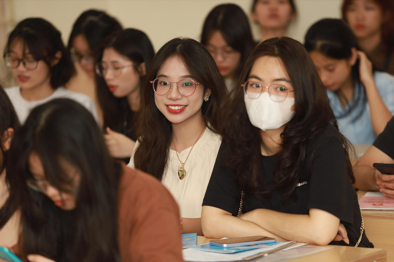 Ấn tượng với Ngày hội chào tân sinh viên trường Báo