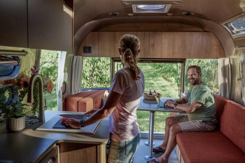 Khám phá 'quán bar di động' Airstream Trade Wind 2024