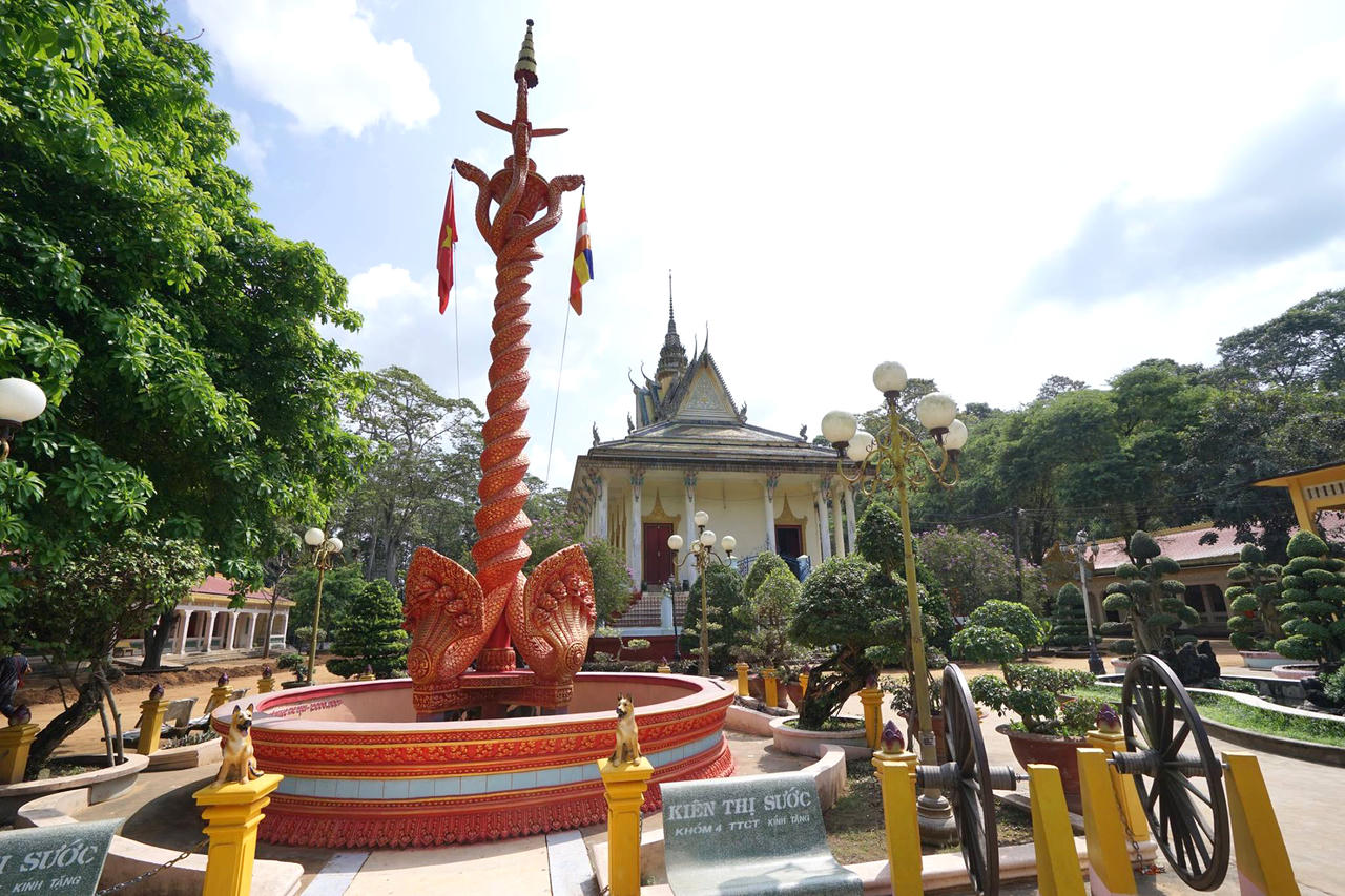 Chiêm ngưỡng vẻ đẹp cổ kính của chùa Hang, ngôi chùa duy nhất có sân chim