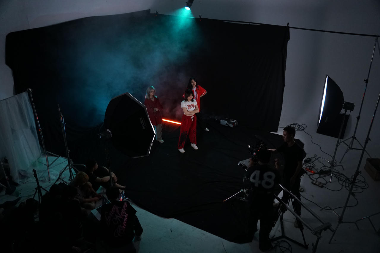 MV “Starry Night”: Hot rần rần với món quà “chất” dành tặng tân sinh viên