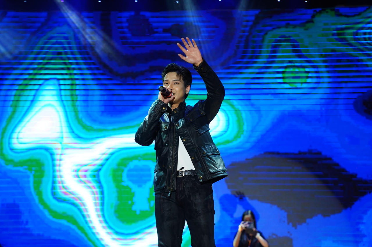 Fire Up 2023: Stellarous - Bữa tiệc âm thanh ánh sáng có 1-0-2 tại trường Báo