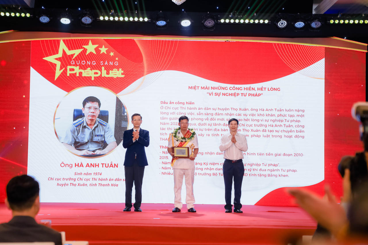 Các Gương sáng pháp luật được tôn vinh năm 2023