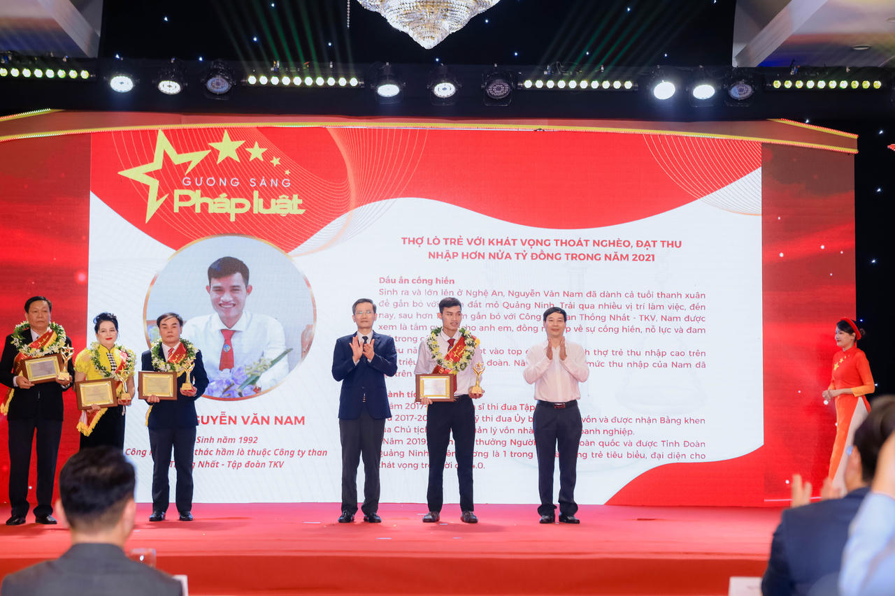 Các Gương sáng pháp luật được tôn vinh năm 2023