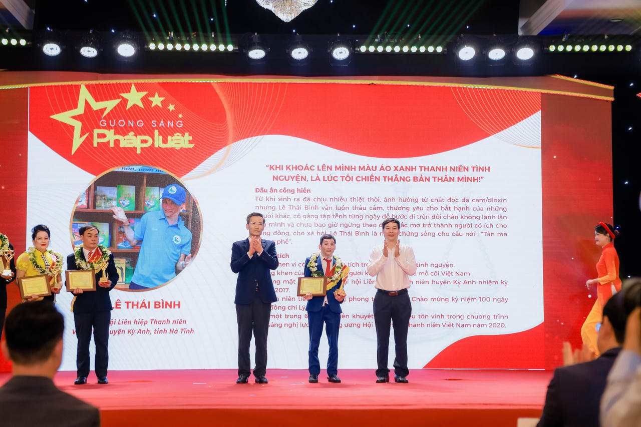 Các Gương sáng pháp luật được tôn vinh năm 2023