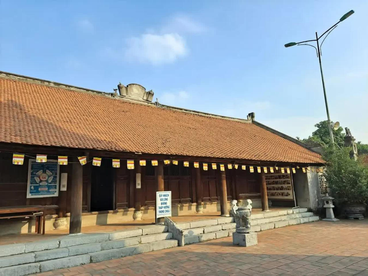 Khám phá ngôi chùa phật giáo cổ nhất Việt Nam 