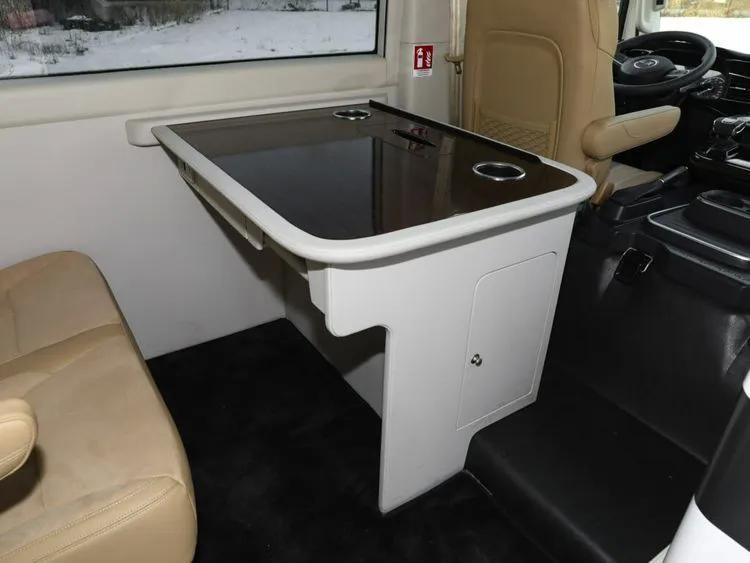 Hồng Kỳ giới thiệu xe buýt hạng sang dành cho lãnh đạo Trung Quốc 